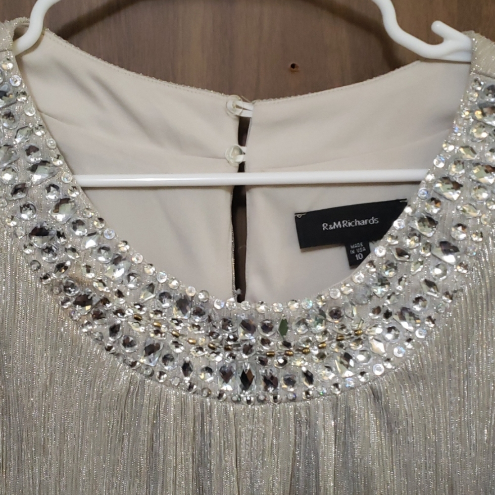 Dress - Picture 4 of 4